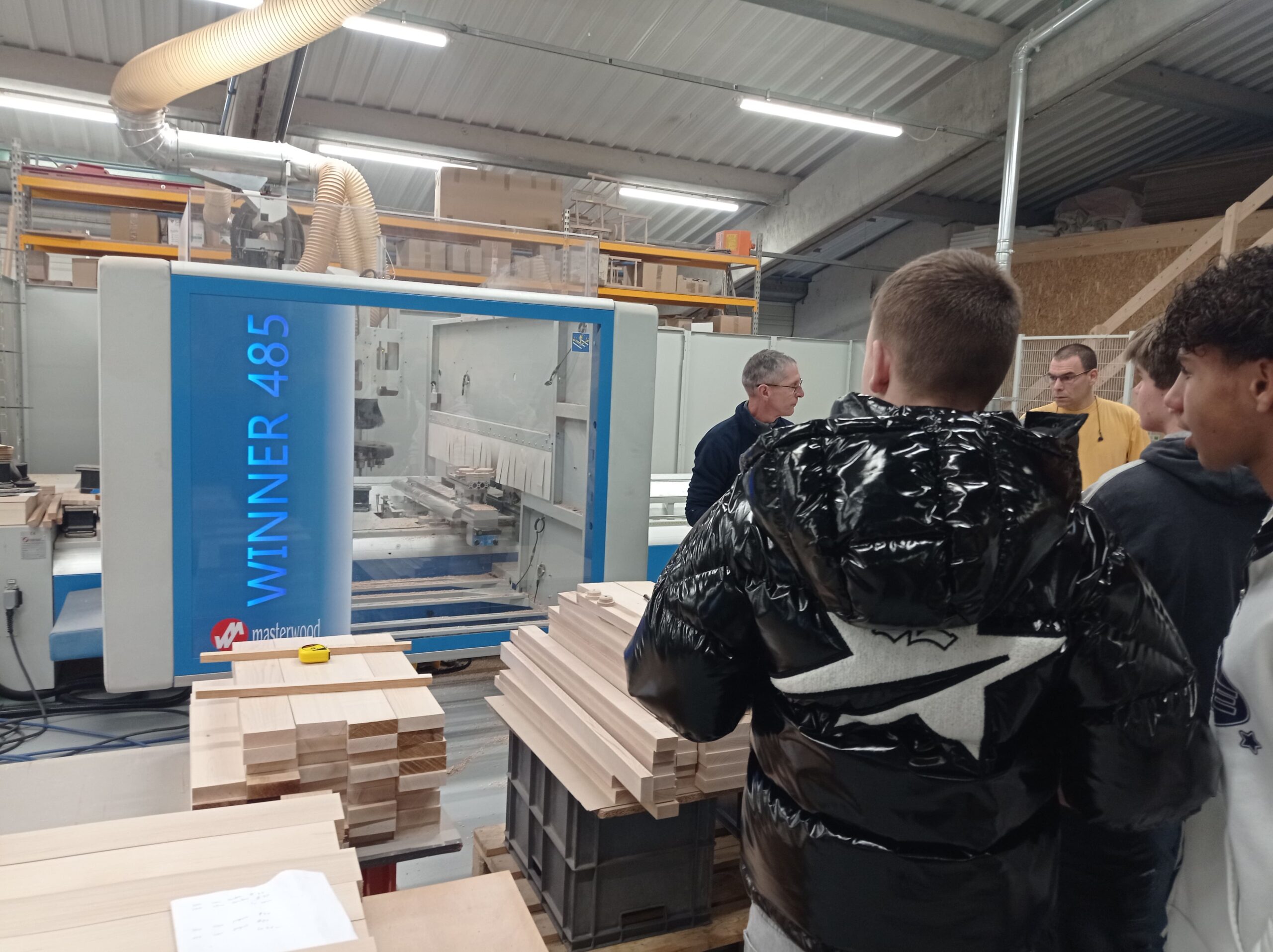 You are currently viewing Le bois présenté sous toutes ses formes aux 3èmes du Collège de Chaussin