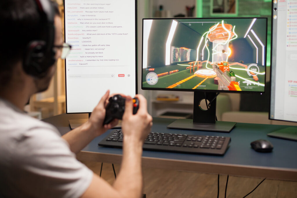 Jeune qui joue aux jeux vidéos