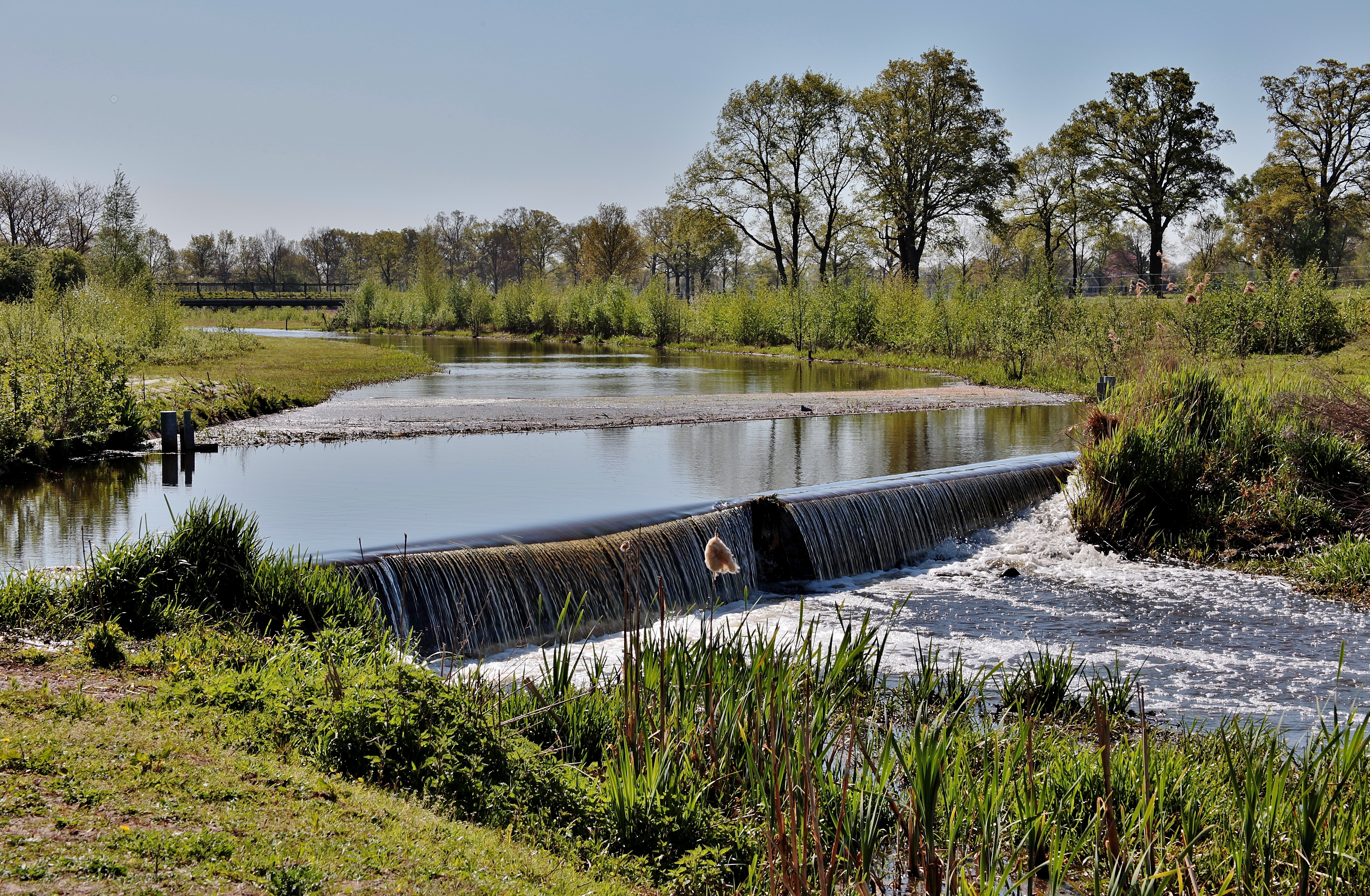 paysage rural avec une cascade